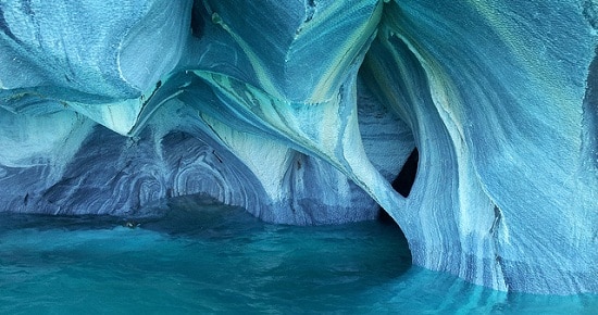 Grottes de marbre au Chili