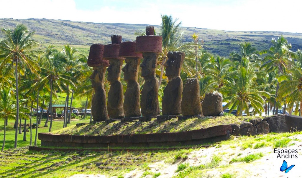 Les 7 moaï de la plage d'Anakena  / Photo : Espaces Andins