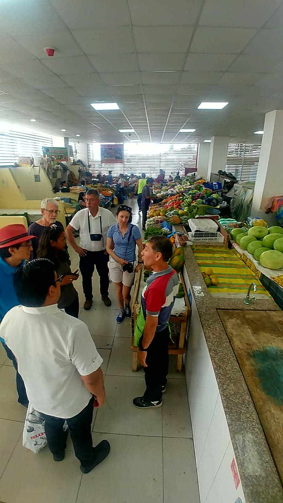 Marché Local En Equateur Pour Achats De Produits Locaux Avant Cours De Cuisine