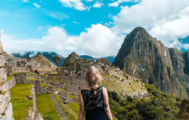 Merveille inca : Vue époustouflante du Machu Picchu, la cité perdue dans les nuages au Pérou. Photographe : Willian Justen de Vasconcellos - Unsplash