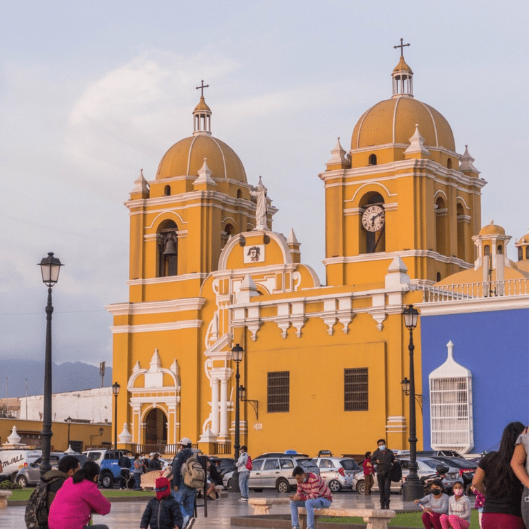 Trujillo, Pérou : Découvrez la beauté culturelle et architecturale de Trujillo, une ville riche en histoire et en patrimoine. Photographe : Yair Pretel - Pixabay